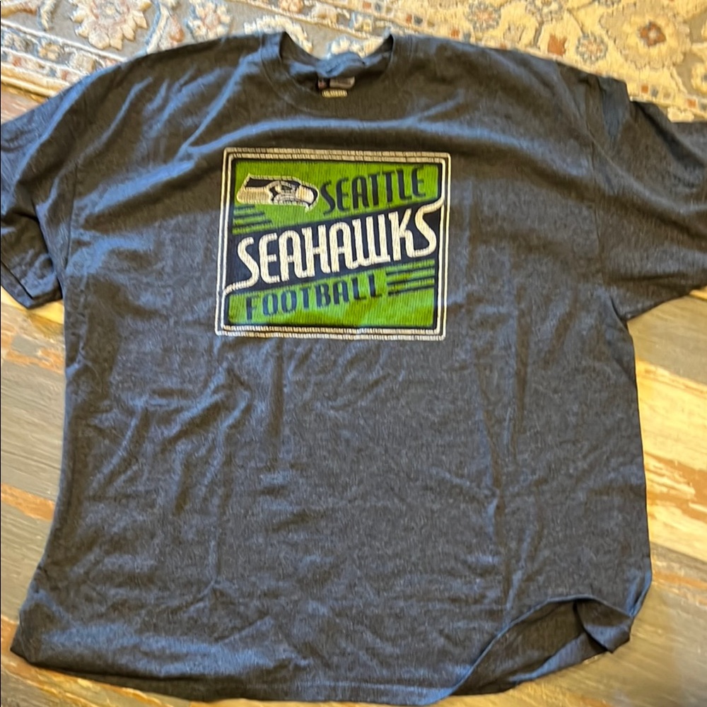 Men’s 2XL Seattle Seahawks Football T-Shirt